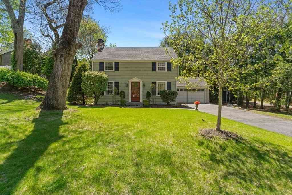 Homes For Sale - 34 Sheridan Rd<br/> Wellesley, MA 02481