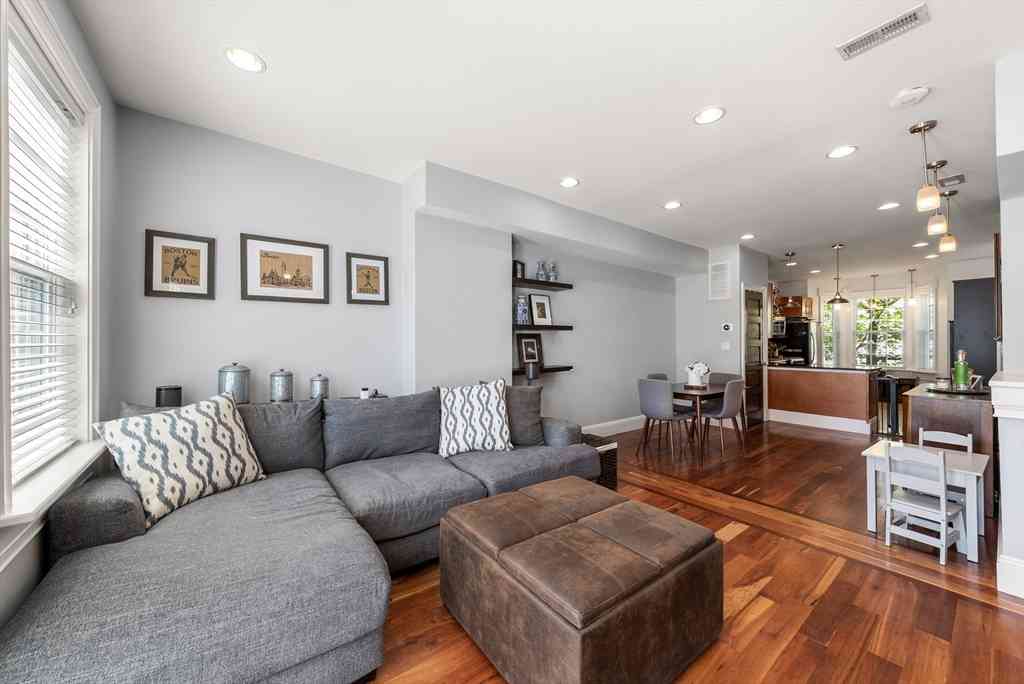 Condo For Sale - 435 W 4th Street #2<br/> Boston, MA 02127