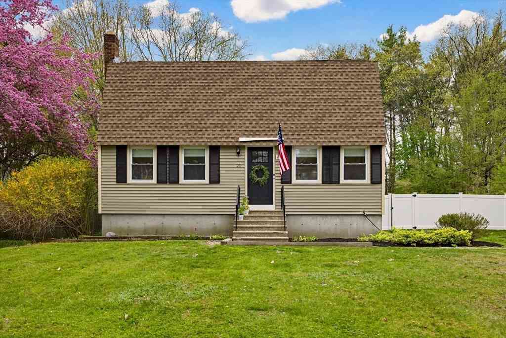 Homes For Sale - 21 Emery Rd<br/> Middlesex County, Townsend, MA 01469