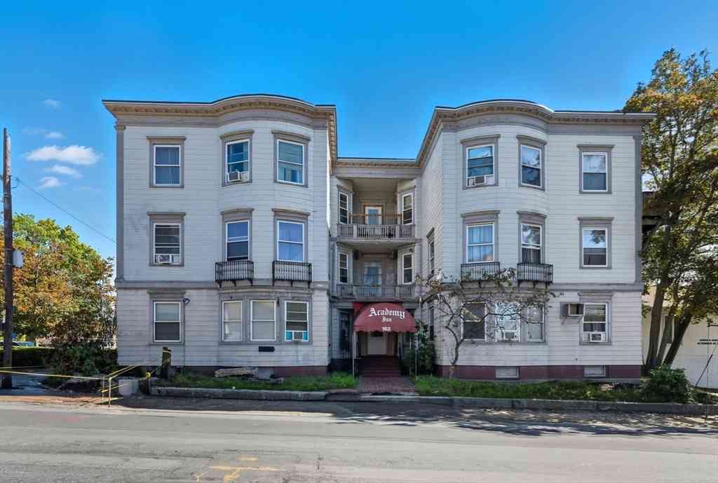 Homes For Sale - 162 Warren Ave<br/> Brockton, MA 02301