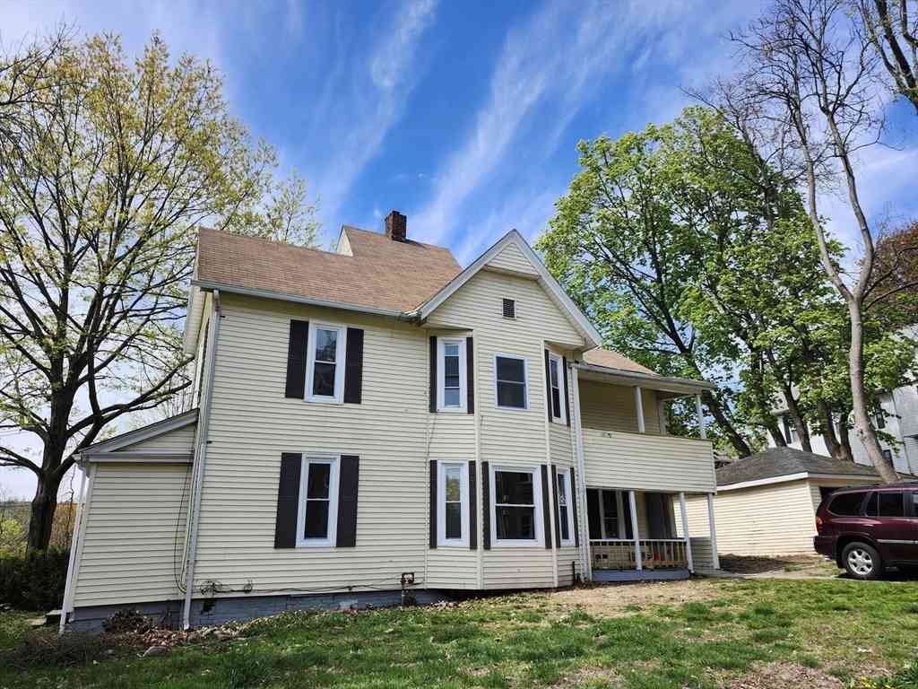 Multifamily For Rent - 179 Sargeant St<br/> Holyoke, MA 01040