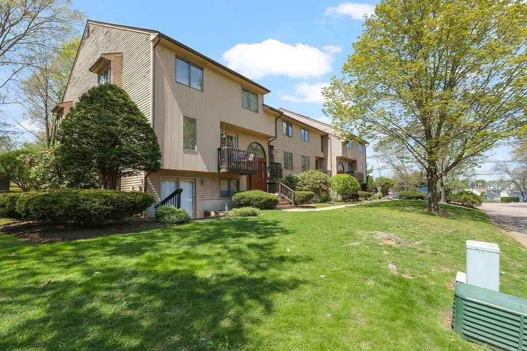 Condo For Sale - 880 Landry Ave #7<br/> North Attleboro, MA 02760