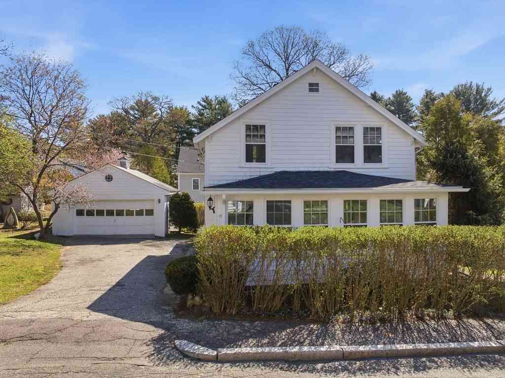 Homes For Sale - 34 Woodland Rd<br/> Middlesex County, Wakefield, MA 01880