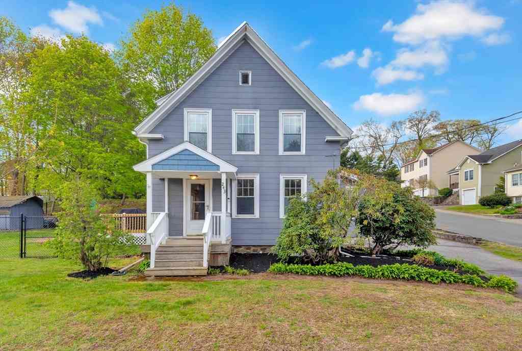 Homes For Sale - 243 Nahant St<br/> Middlesex County, Wakefield, MA 01880