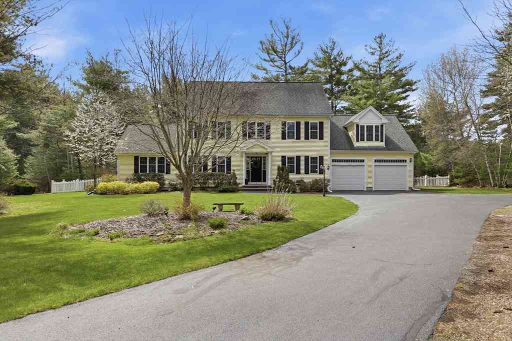 Homes For Sale - 16 Sonia Dr<br/> Middleboro, MA 02346