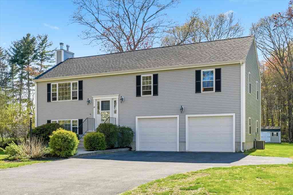 Homes For Sale - 20 Fiske Ave<br/> Worcester County, Upton, MA 01568
