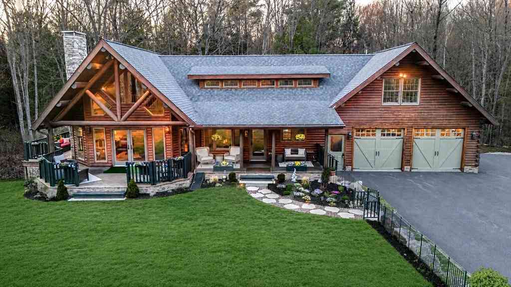 Homes For Sale - 23 Henshaw Rd<br/> Worcester County, Templeton, MA 01468