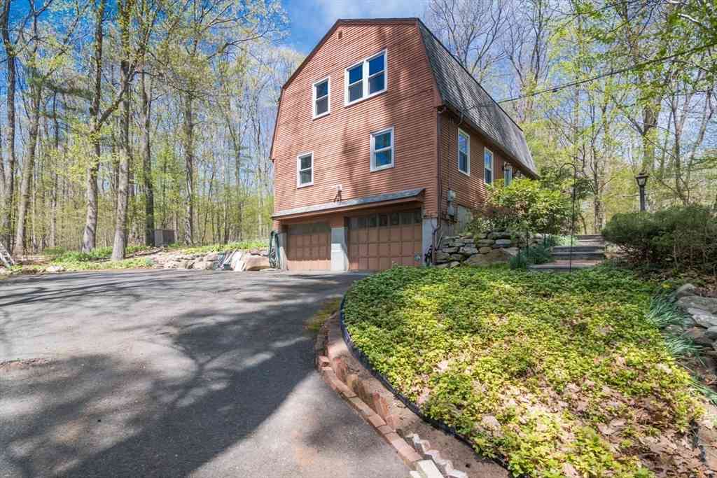 Homes For Sale - 34 Allen Rd<br/> Hampshire County, Belchertown, MA 01007