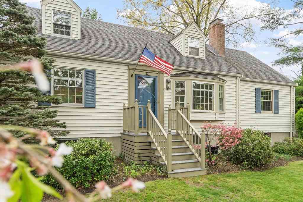 Homes For Sale - 122 Southfield Road<br/> Concord, MA 01742