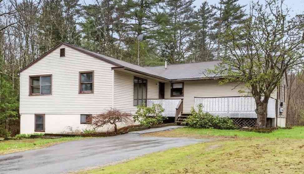Homes For Sale - 414 Fremont Rd<br/> Rockingham County, Chesterfield, NH 03036