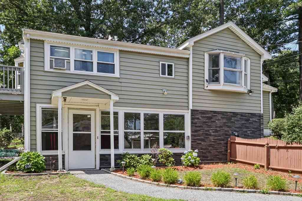 Homes For Sale - 54 Oakwood Ave<br/> Middlesex County, Billerica, MA 01821