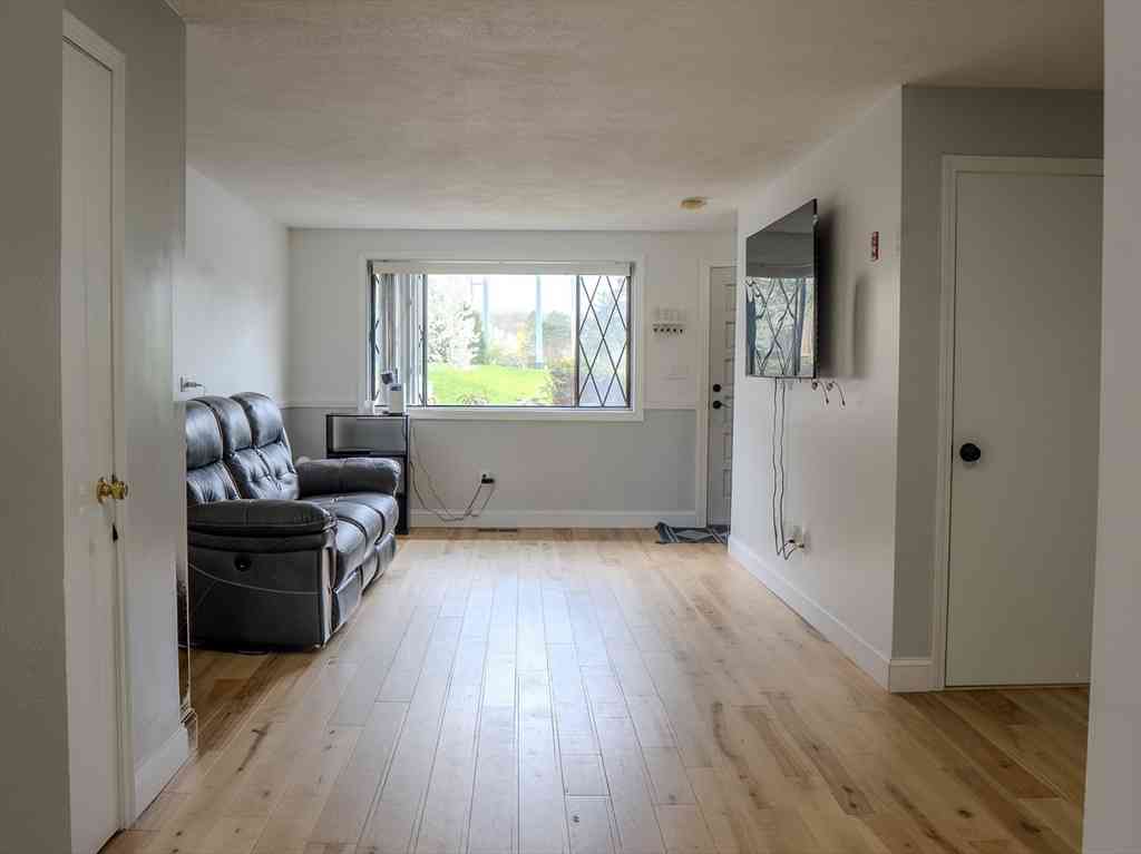 Homes For Rent - 2 Sterling Ln #2<br/> Haverhill, MA 01835