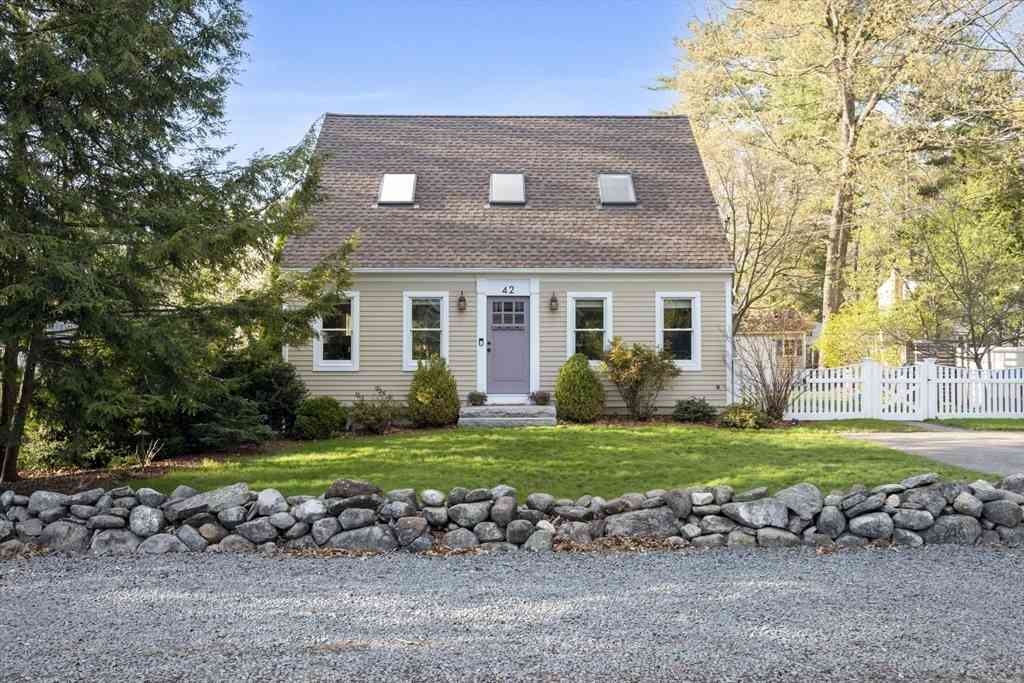 Homes For Sale - 42 Pinewood Ave<br/> Sudbury, MA 01776