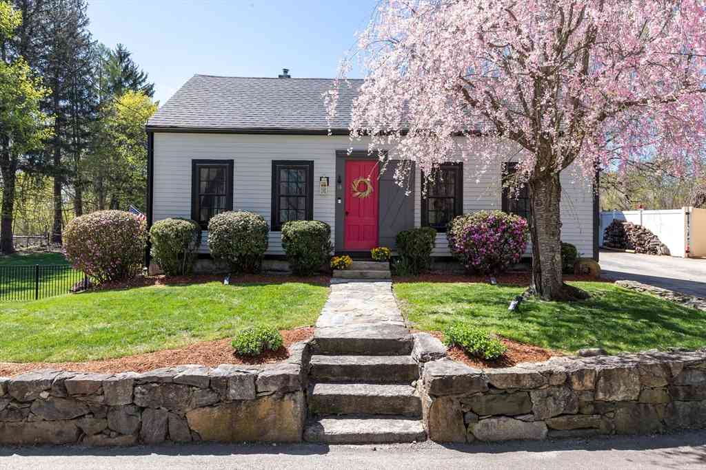 Homes For Sale - 14 Cook Street<br/> Worcester County, Douglas, MA 01516