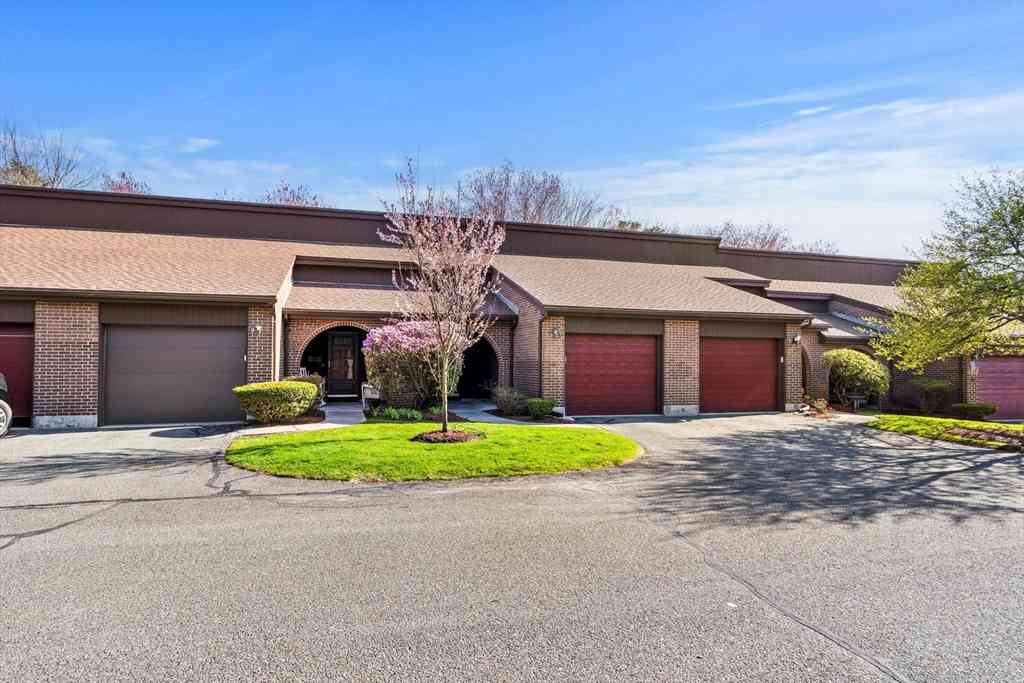 Condo For Sale - 7 Aspen Ln #7<br/> Essex County, Peabody, MA 01960