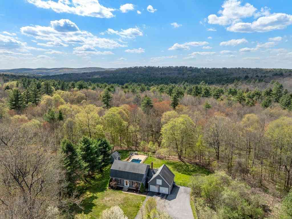 Homes For Sale - 260 Holland Rd<br/> Worcester County, Sturbridge, MA 01518