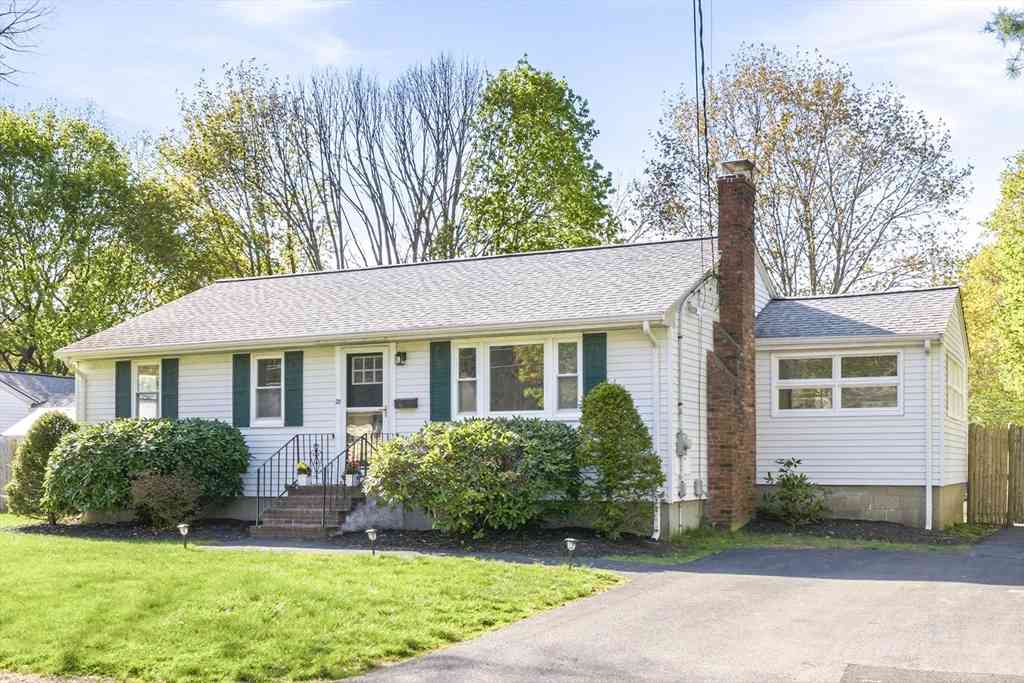 Homes For Sale - 32 Essex Road<br/> Norfolk County, Sharon, MA 02067