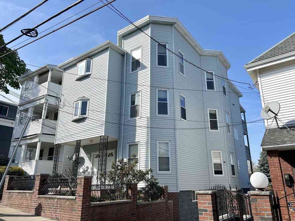 Condo For Sale - 49 Heath St #2<br/> Somerville, MA 02145
