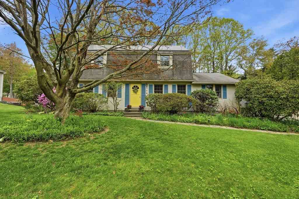 Homes For Sale - 6 Woodlawn Rd<br/> Hampshire County, Hadley, MA 01035