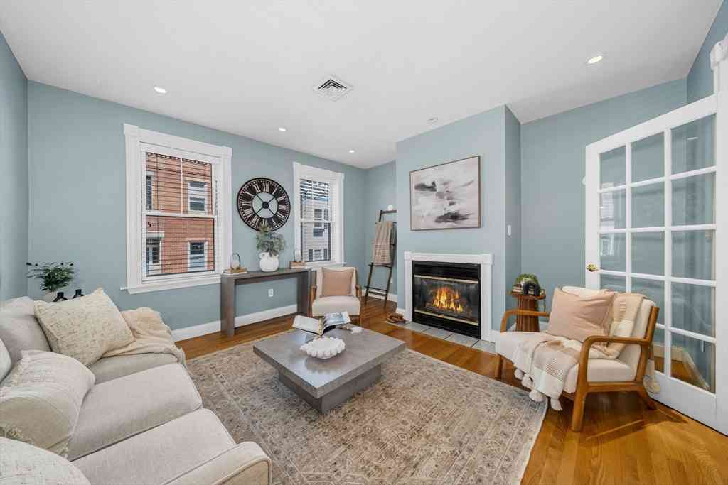 Condo For Sale - 93 Baldwin St #1<br/> Boston, MA 02129