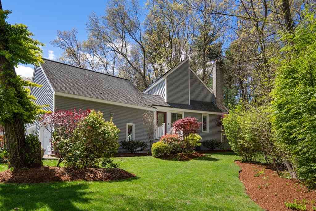 Homes For Sale - 32 Sherborne Cir<br/> Middlesex County, Ashland, MA 01721