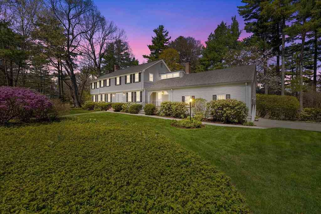 Homes For Sale - 8 Sutton Road<br/> Needham, MA 02492