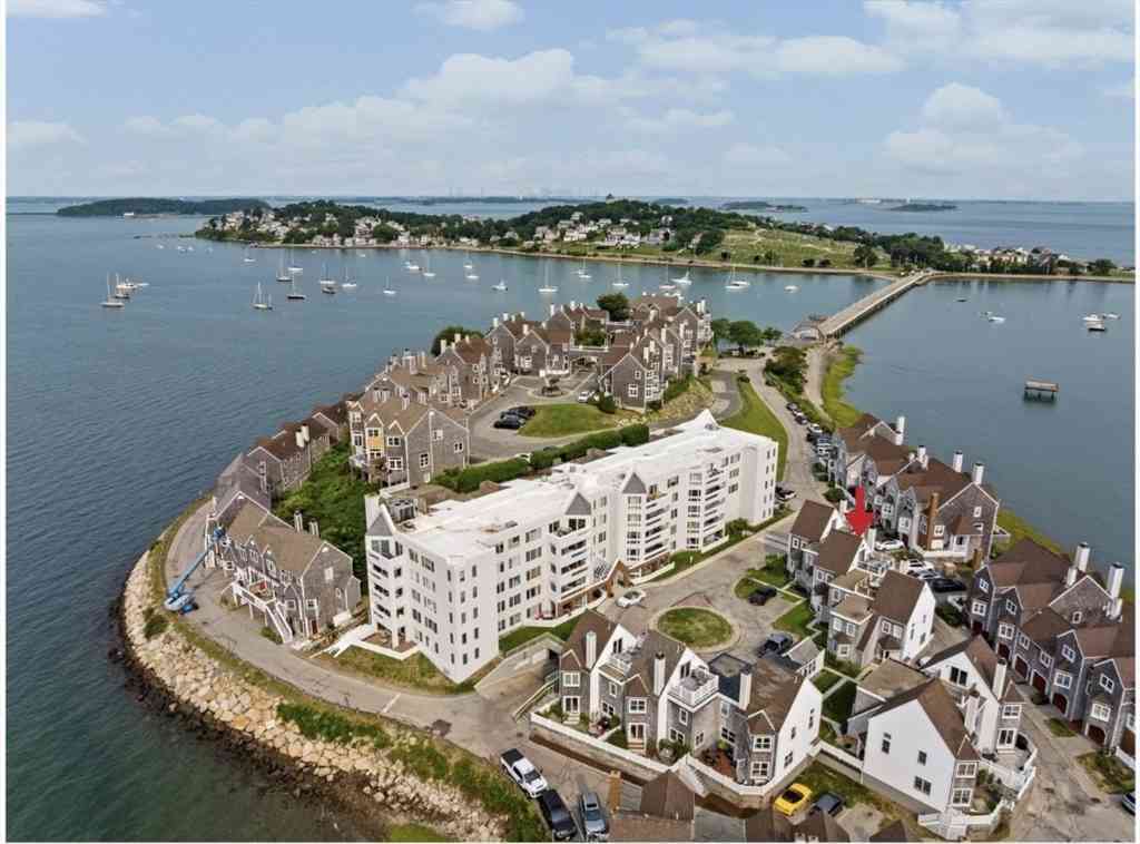 Condo For Sale - 32 Commodore #32<br/> Hull, MA 02045