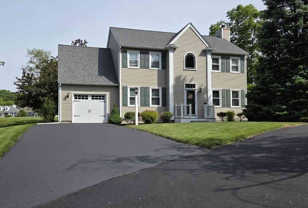 Homes For Sale - 15 Beechwood Dr<br/> Haverhill, MA 01832