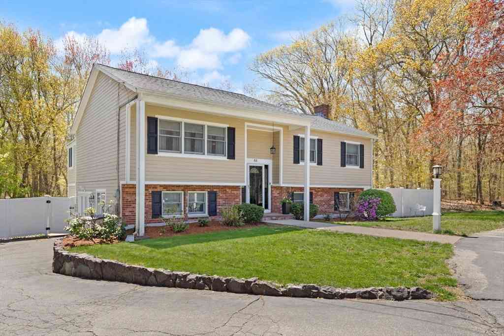 Homes For Sale - 44 Pitman Drive<br/> Middlesex County, Reading, MA 01867
