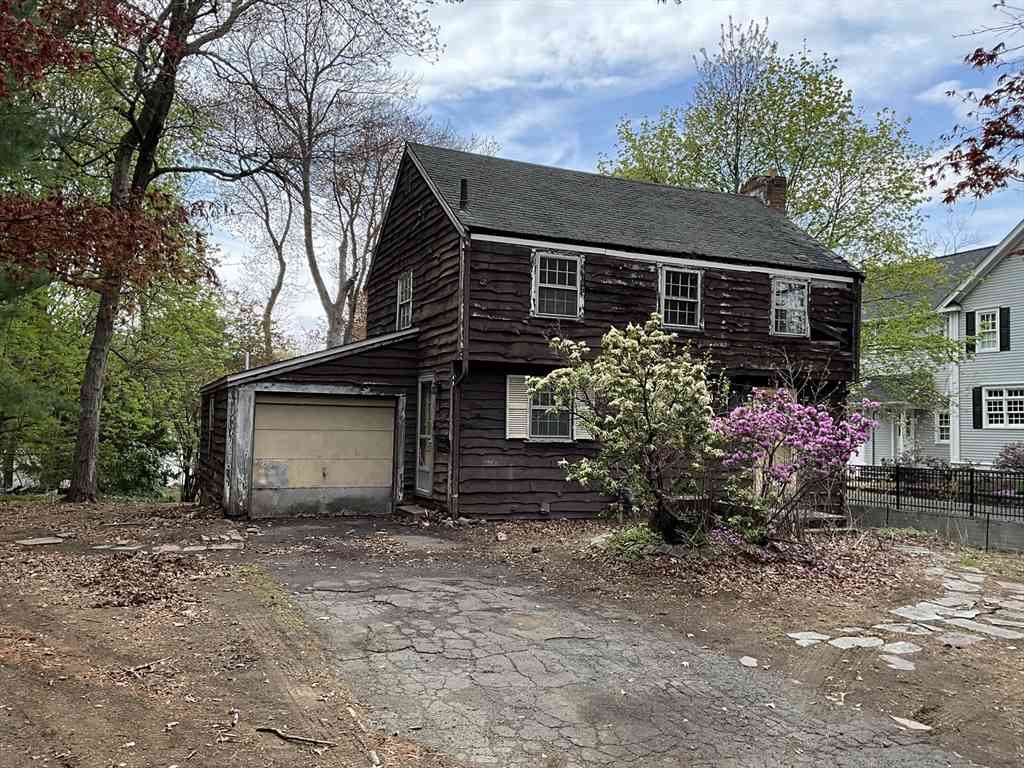Homes For Sale - 9 Larch Rd<br/> Wellesley, MA 02482