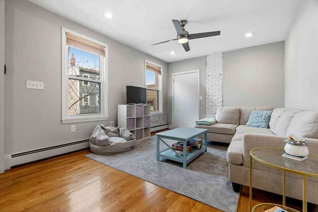 Condo For Sale - 331 E St #2<br/> Boston, MA 02127