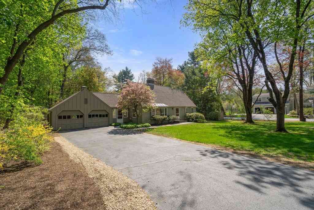 Homes For Sale - 25 Moore Rd<br/> Middlesex County, Wayland, MA 01778