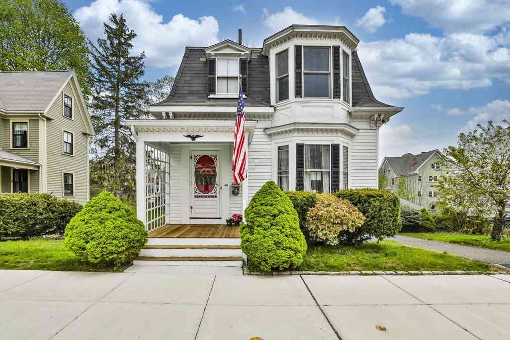 Homes For Sale - 34 Abbott St<br/> Beverly, MA 01915