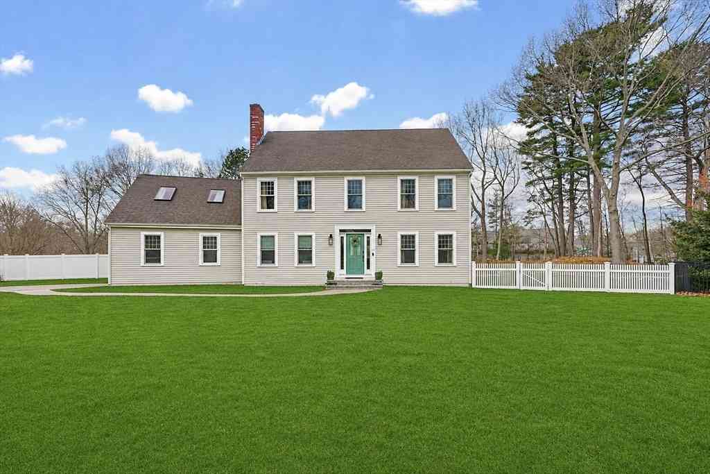 Homes For Sale - 19 Audubon Dr<br/> Walpole, MA 02081