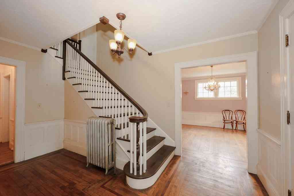 Homes For Sale - 8 Crescent Hts<br/> Fitchburg, MA 01420