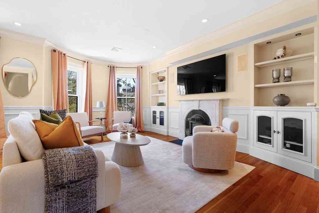 Condo For Sale - 28 Rutland Sq #3<br/> Boston, MA 02118