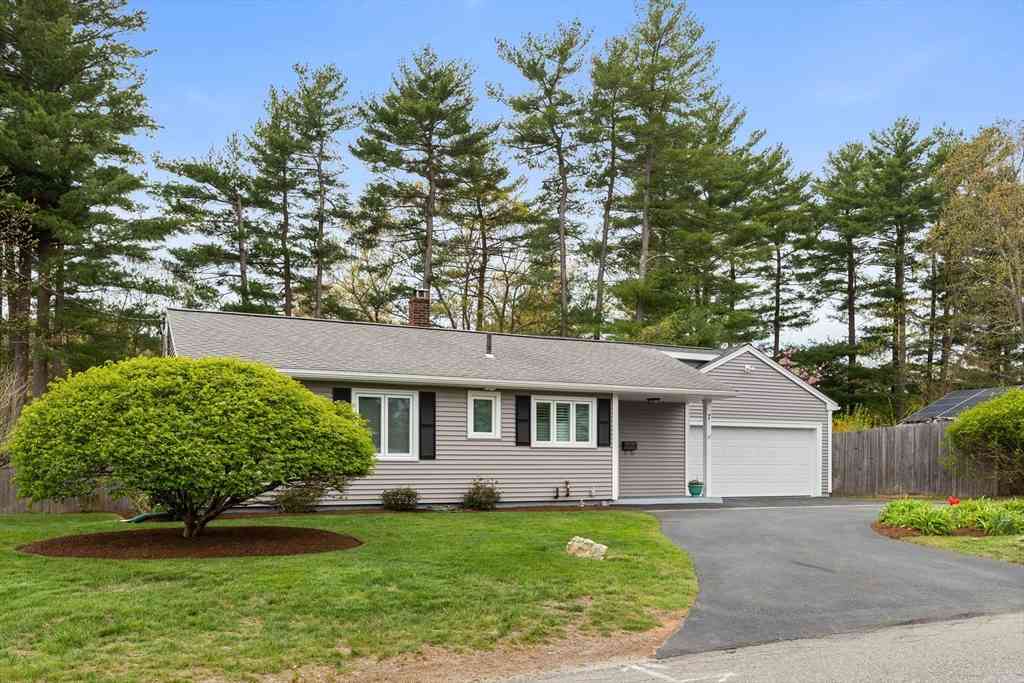 Homes For Sale - 7 Haynes St<br/> Walpole, MA 02081