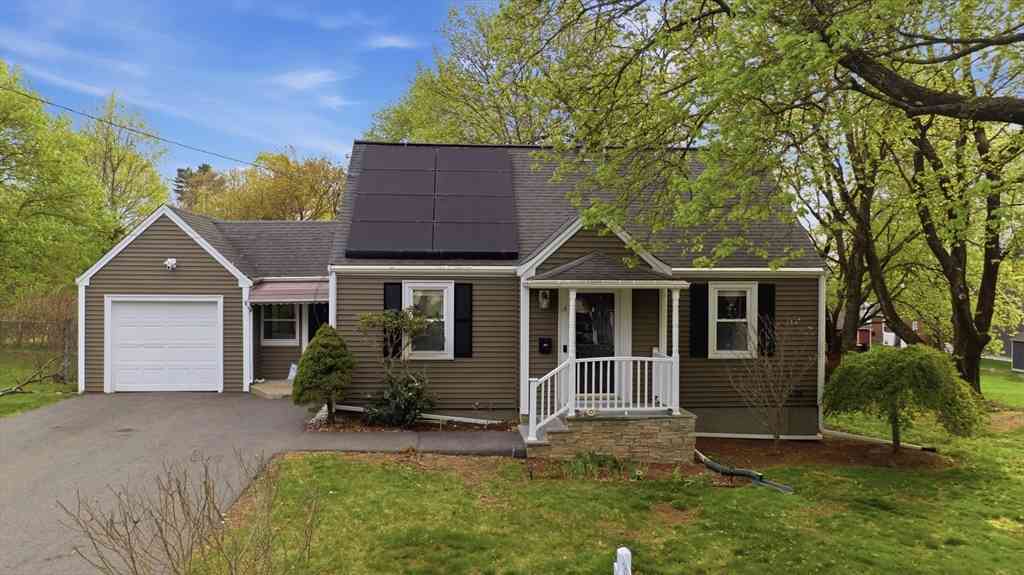 Homes For Sale - 14 Lexington Street<br/> Norfolk County, Franklin, MA 02038