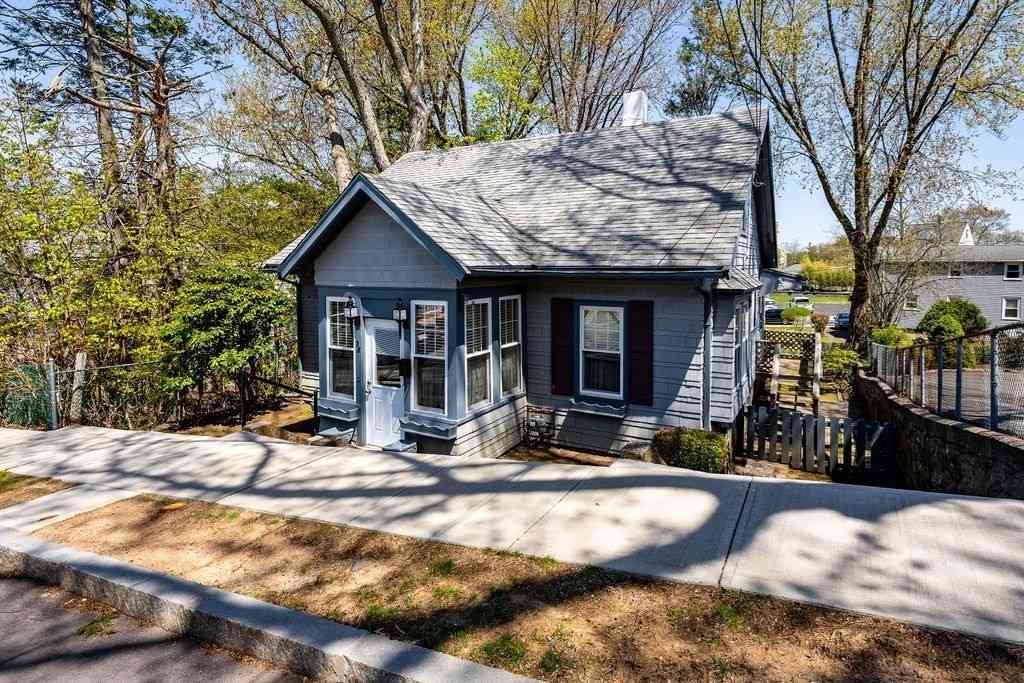Homes For Sale - 28 Sagamore Ave<br/> Quincy, MA 02171