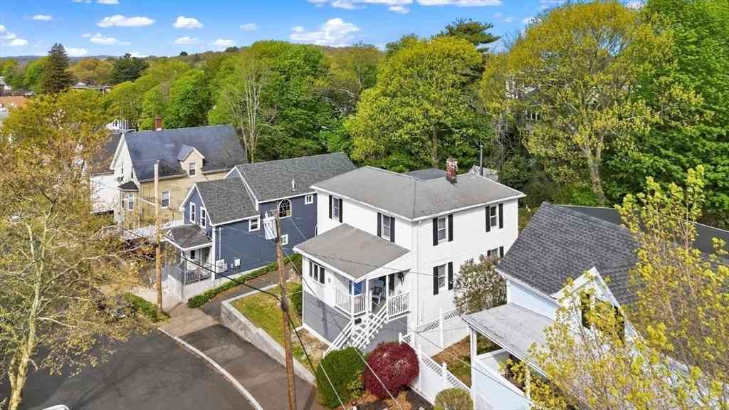Homes For Sale - 29 Woodlawn St<br/> Lynn, MA 01904