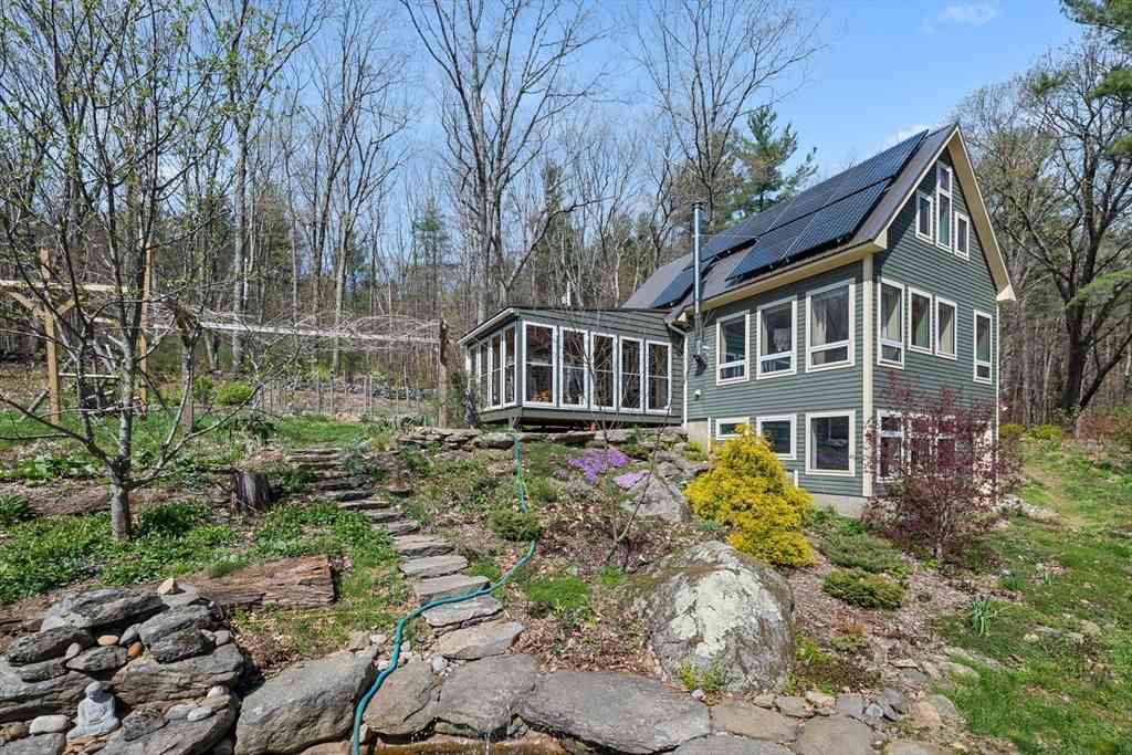 Homes For Sale - 999 Sheldon Road<br/> Worcester County, Barre, MA 01005