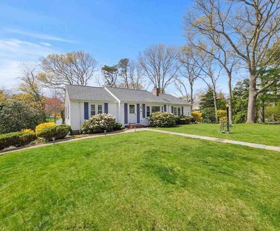 Homes For Sale - 7 Linnell Ln<br/> Yarmouth, MA 02675