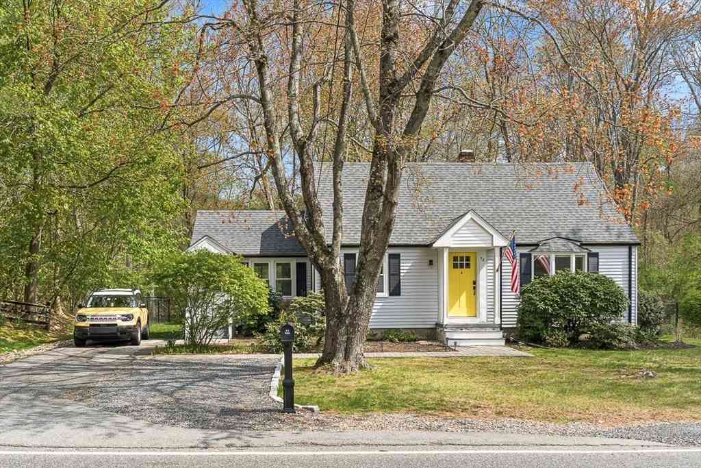Homes For Sale - 72 Eliot Street<br/> Middlesex County, Ashland, MA 01721