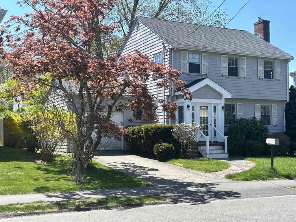 Homes For Sale - 40 Elm St<br/> Norfolk County, Milton, MA 02186
