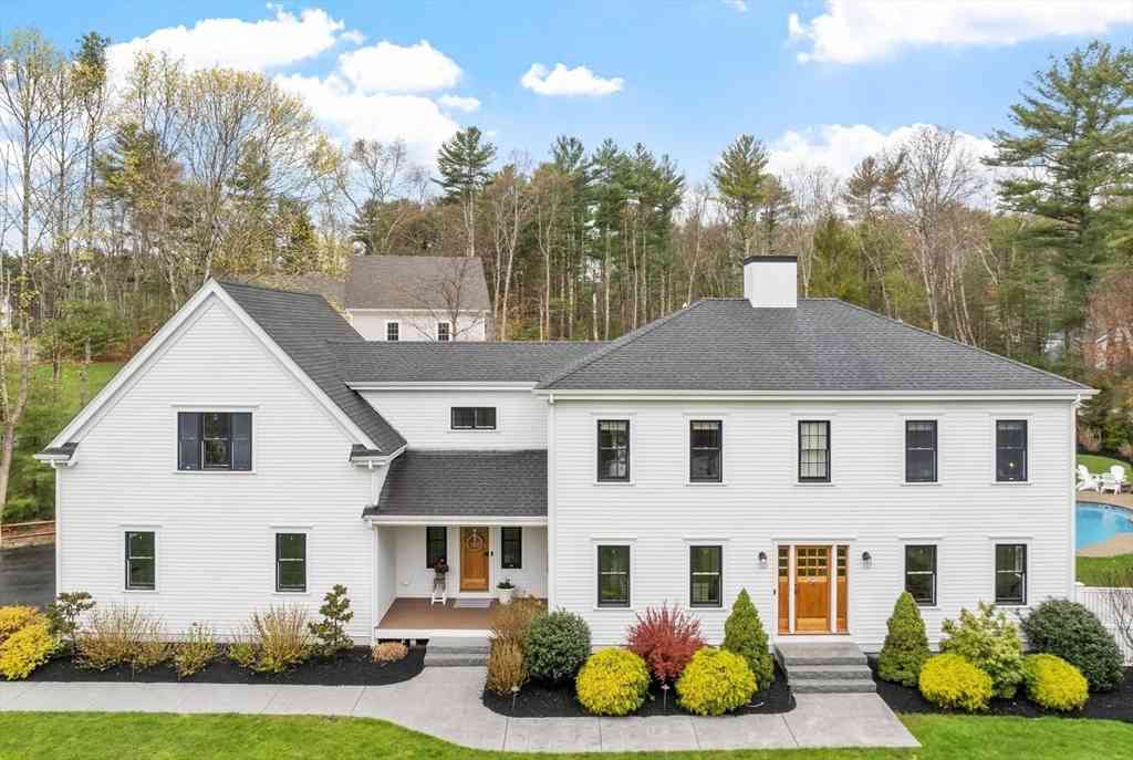 Homes For Sale - 88 Teakettle Lane<br/> Duxbury, MA 02332