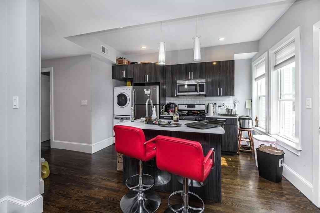 Apartment For Rent - 112-118 Glen Street #114<br/> Somerville, MA 02145