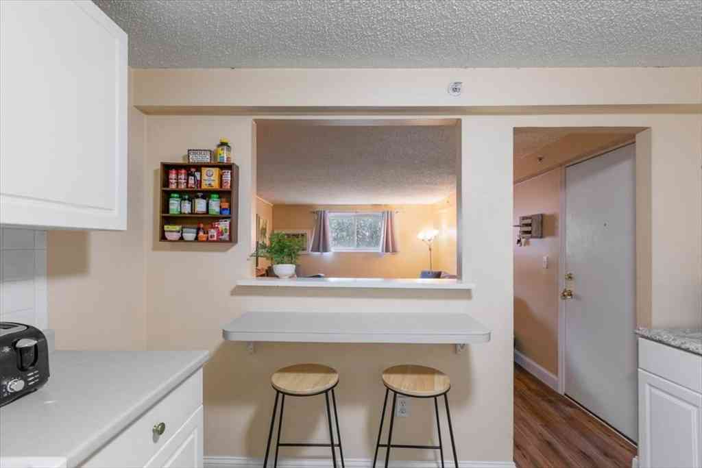 Condo For Sale - 25 Clark's Road #101<br/> Amesbury, MA 01913