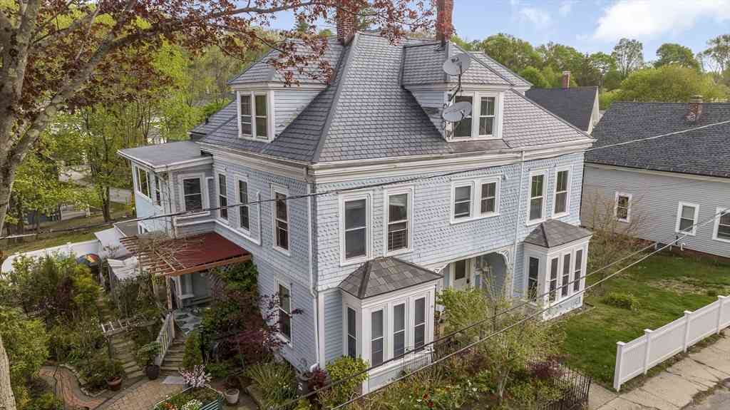 Condo For Sale - 3 Lake Ave #3<br/> Amesbury, MA 01913