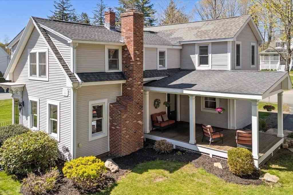 Homes For Sale - 135 Southville Road<br/> Worcester County, Southborough, MA 01772