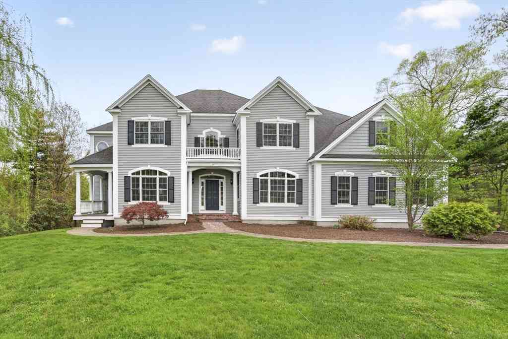Homes For Sale - 19 Estabrook Ln<br/> Worcester County, Berlin, MA 01503